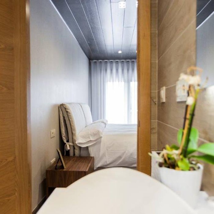 Places where the light inspire relax and comfort. Curtains with perfect waves #ClaraFabrics
---
#InteriorDesign #InteriorDesigner #HomeDecor #Decoration #Homedesign #Fabrics #TextilEditor #Decoración #DiseñoDeInteriores