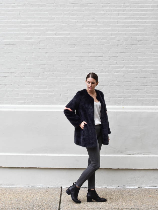 mission_edit's tweet photo. Strolling through the week in one of our favorite faux fur coats! https://t.co/BCUHbd4Fds #missionedit #onlineboutique #fashion #style #fauxfur #fuaxfurcoats https://t.co/gujFhWuFAA