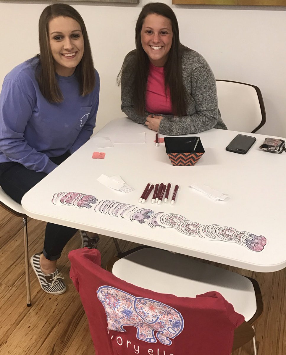 IvoryEllaCinci's tweet photo. We had so much fun at the PINK event Wednesday! I hope everyone could make it out to watch the VS Fashion show! Thank you so much @CincinnatiPINK for hosting us! https://t.co/SKxblV0nmt