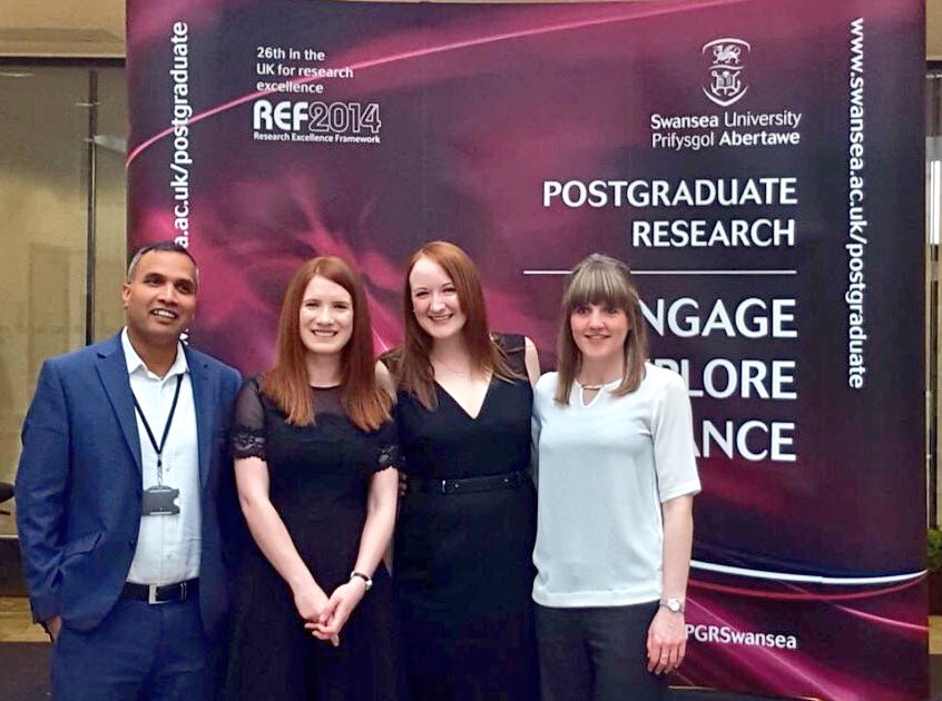rachelle_barlow's tweet photo. Today's the day! Keeping everything crossed for @YogiD15 who is nominated for Outstanding Research Supervisor of the Year! #THEawards https://t.co/psL1ciGWzZ