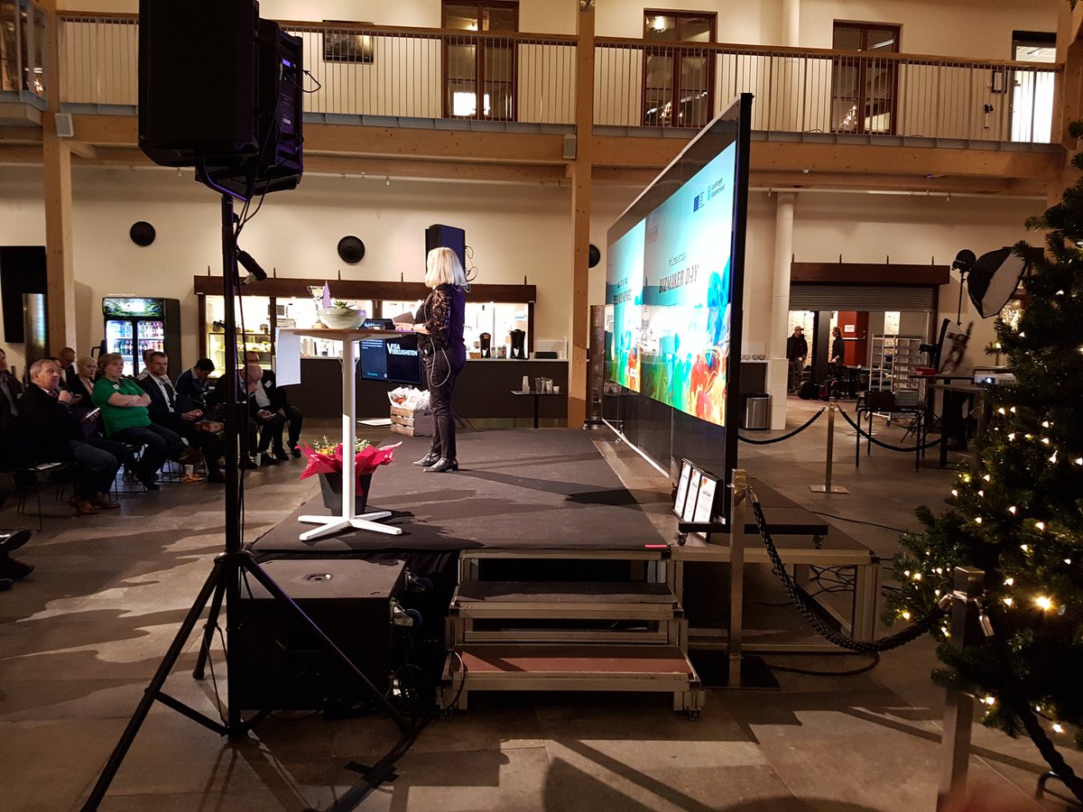 ErikBjorkland's tweet photo. Snart ska jag upp å pitcha min produktidé.. nerver. #bizmakerday https://t.co/JE4zU9pRK6