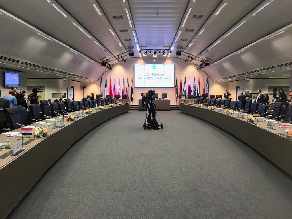 MQuevedoF's tweet image. Venezuela asumirá la Presidencia Alterna (Vicepresidencia) de la 174 Conferencia OPEP en el 2018, así como también continúa en el Comité de Monitoreo Conjunto de la Declaración de Cooperación entre Países Productores de Petróleo OPEP y NO-OPEP.