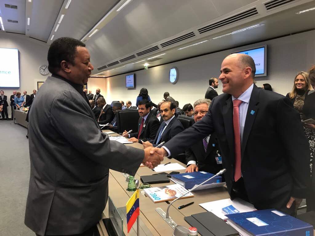 MQuevedoF's tweet image. Venezuela asumirá la Presidencia Alterna (Vicepresidencia) de la 174 Conferencia OPEP en el 2018, así como también continúa en el Comité de Monitoreo Conjunto de la Declaración de Cooperación entre Países Productores de Petróleo OPEP y NO-OPEP.