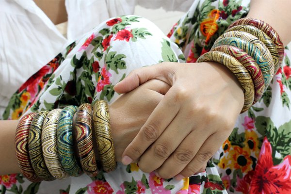 allthingssofeez's tweet photo. Was just going through my product library and came across this lac kada design that I developed with the artisan in the initial phase of #AllThingsSofeez. I made my cousin wear it and clicked with the DSLR in automatic mode. #Nostalgia https://t.co/Ju6blaouMy