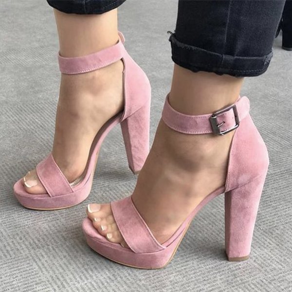 PerfectionSecre's tweet photo. It's all about the accessories. 💕 #PerfectionSecrets https://t.co/dQyU4QXZ00