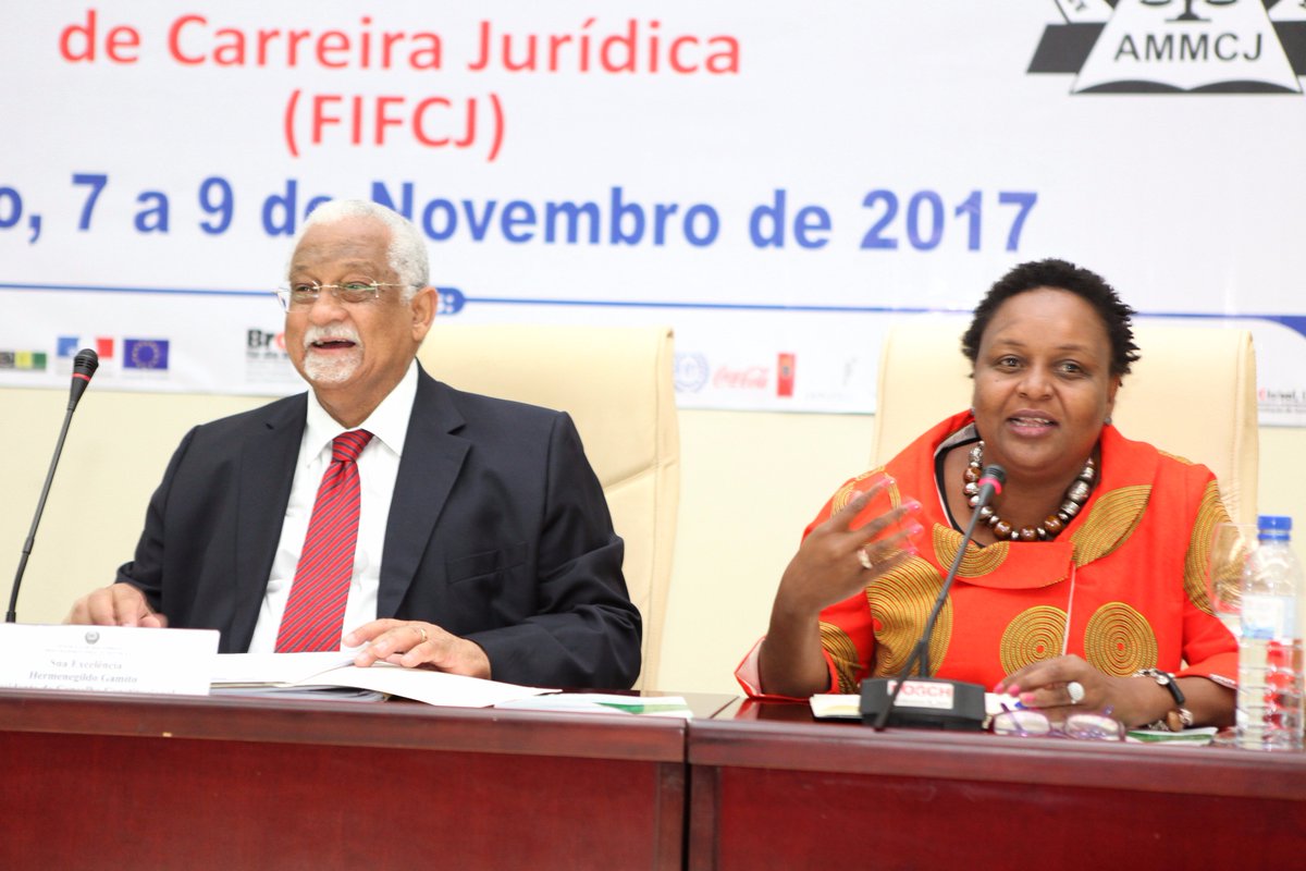 ammcjmoz's tweet photo. Registos do Conselho Alargado das Mulheres de Carreira Juridica.... https://t.co/SoKzs8vFWo