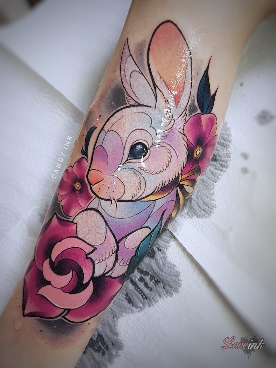 MilkshakeMx's tweet photo. Laura Konieczna crea coloridas y místicas piezas en su estudio #CandyInk, y son tan adorables que no podemos dejarlas pasar.
📌https://t.co/cfGZDAklIP https://t.co/yfuJvTQzKs