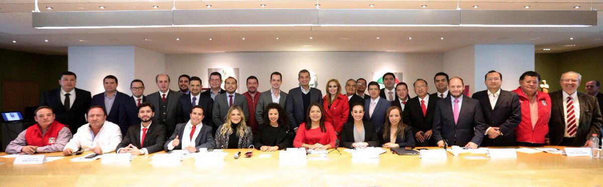 albertolugomx's tweet photo. Por mandato de la #XXIIAsambleaPRI del @PRI_Nacional, el #ICADEP se transformó en @IRHnacional. #SomosReyesHeroles https://t.co/g9jK98JEBU