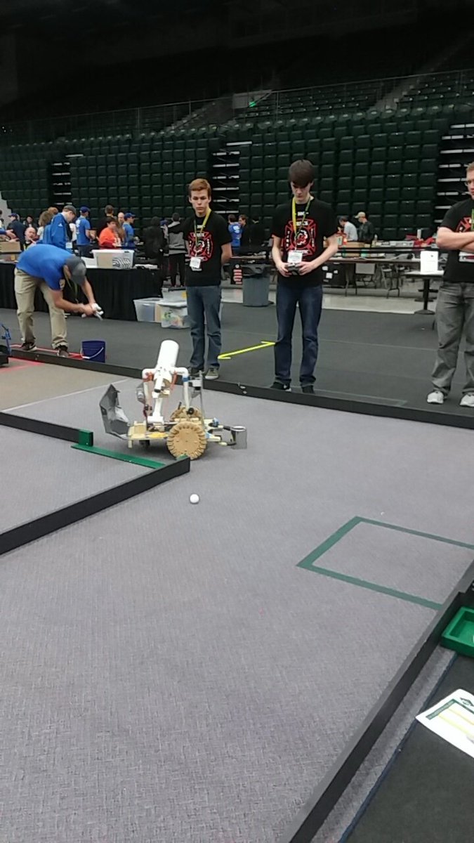 breckrobotics's tweet photo. Practicing for the competition tomorrow!
#bisonbest #BESTRobotics #bestrobotics2017 #breckrobotics #robotics https://t.co/72INCmtSpB