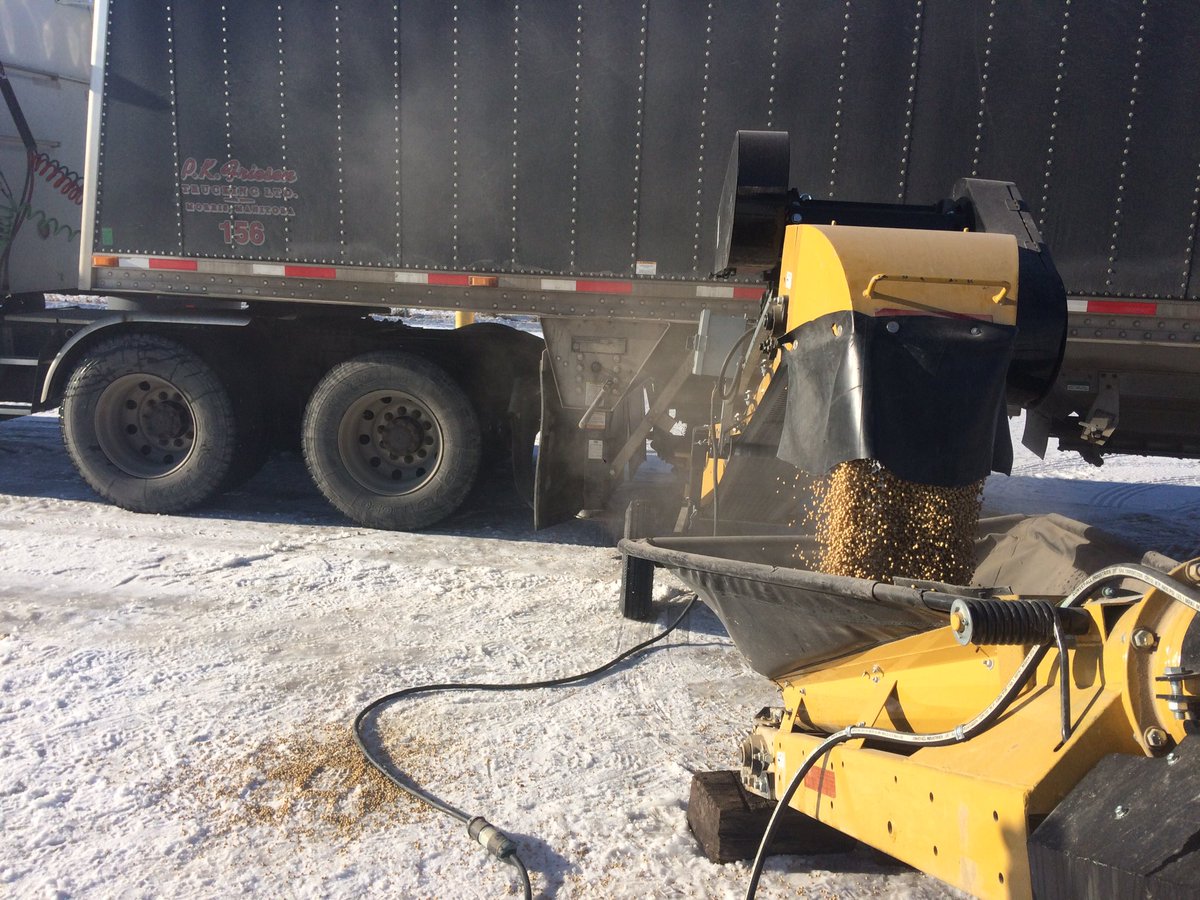 dtownbrown88's tweet photo. Another great day to bring in some beans #akras @wehrle89 https://t.co/EKQ2B7J1KJ