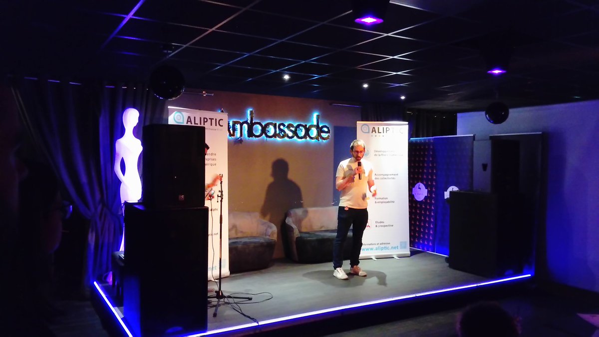 FMoulinard's tweet photo. Vivien nous pitch #Tridea lors du #StartupBattleLim 🛬 https://t.co/3SzYsczHig