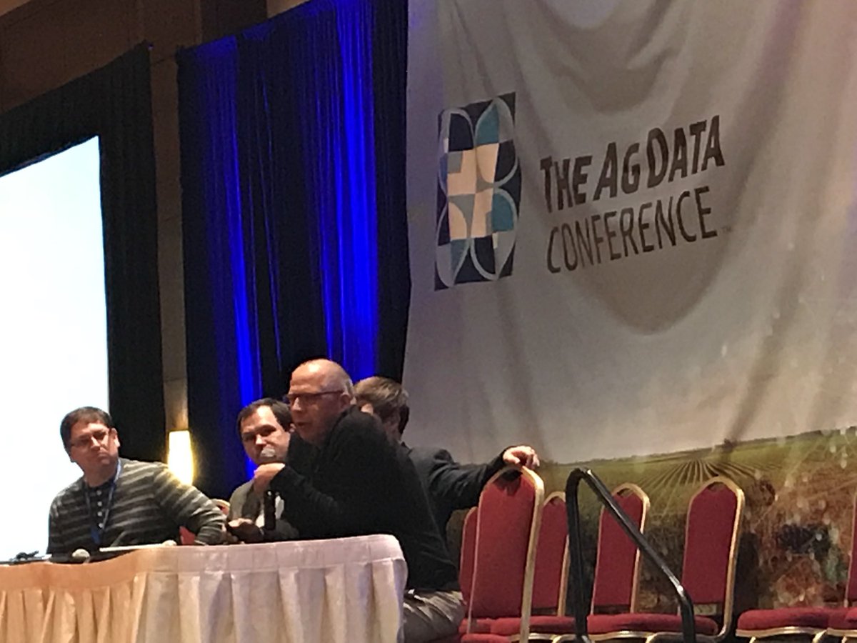 csdigest's tweet photo. Agren founder Tom Buman and data consultant Mitchell Hora https://t.co/Hi8pLVZujy  and farmers talk benefits of soil health #AgData2017 https://t.co/ogq9Dyce26 https://t.co/QHL9VjAdM5