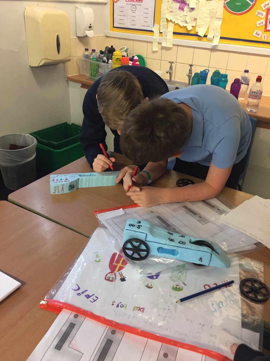 walesprimary's tweet image. Amazing co-operation with Squirrels during Bloodhound SSC Day 5. #prototypes #newtons2ndlaw @RollsRoyce @BLOODHOUND_SSC @BLOODHOUND_Edu