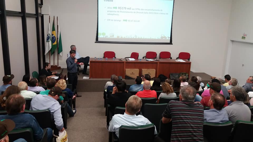 mjrbrambilla's tweet photo. ASSEMBLEIAORÇAMENTÁRIA 2017 ✍️Hoje, as secretarias da #FETAEP apresentam dados transparentes à base #Sindical. A divulgação dos relatórios são importantes para dar transparência e segurança às ações futuras do #MovimentoSindical💪
#AgriculturaFamiliar https://t.co/OL8dRc50vw