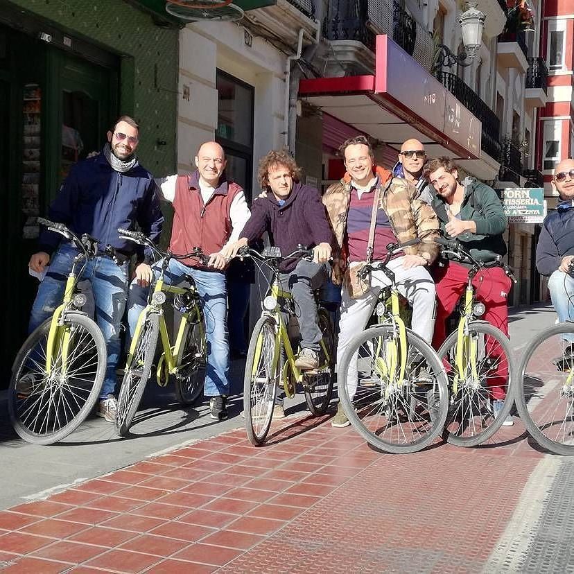 ruzafagente's tweet image. Comparte tus momentos #ruzafagente con nosotros.
🔝📷@ciaobike

Potevano mancare in questi giorni di MotoGP? Da Imola..grazie ragazzi!! #ciaobike #rentals #rentalbike #noleggiobici #alquilerbicis #valencia #ruzafa #ruzafagente #motogp #imola #emiliaromagna bit.ly/2isOikP