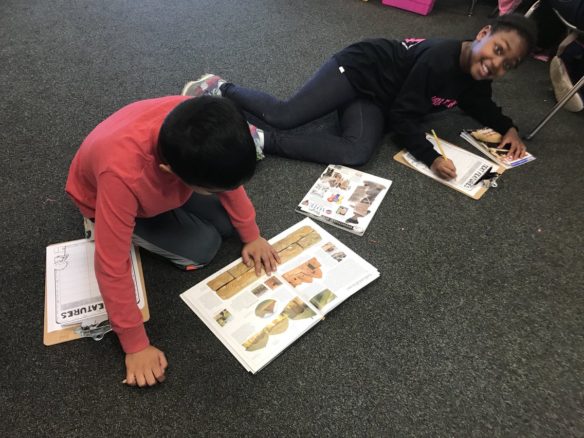 FESColantonio's tweet photo. Using teamwork to complete our text feature scavenger hunt! #collaboration #readingrocks https://t.co/4WZldr86WM