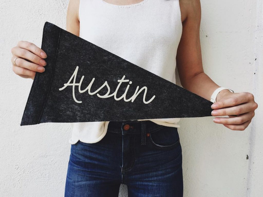 Our Locally Made Gift Guide is back with some of our favorite things – made right here in Austin! austinsocialplanner.com/locally-made-o… #giftguide