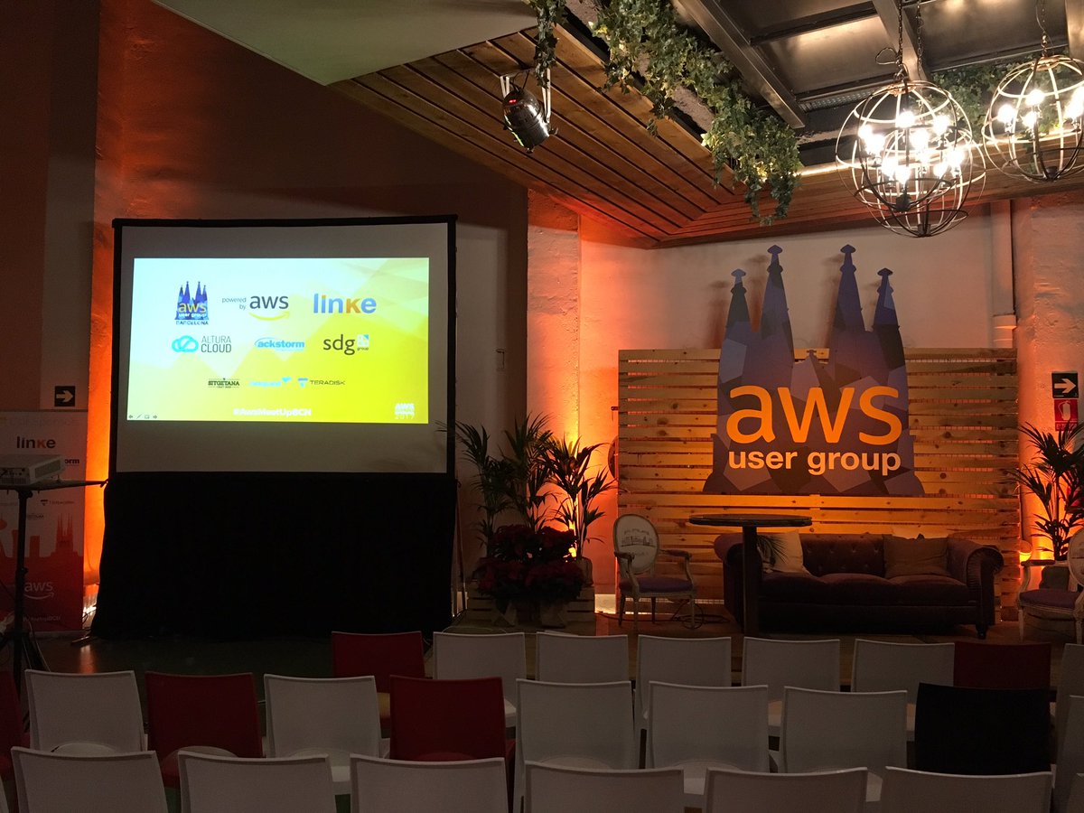 AWSMeetUpBCN's tweet photo. ¡Gracias a todos los que nos habéis acompañado en este  #AWSMeetUpBCN!👏🏻
See you next year! https://t.co/WkLPYriCkM