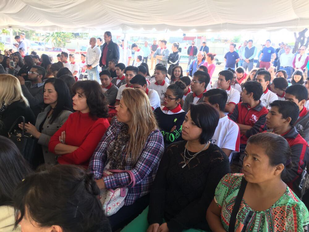 RomeroMenaFco's tweet photo. El día de hoy, y gracias al trabajo en equipo con el Srio. @PacoAyon y Gob @AristotelesSD, se inauguró el primer módulo de nuestro nuevo plantel de Ixtlahuacán de los Membrillos. Ya en 2018, nuestros alumnos, docentes y administrativos contarán con un mejor espacio. ¡Enhorabuena! https://t.co/pObiQ64rRQ