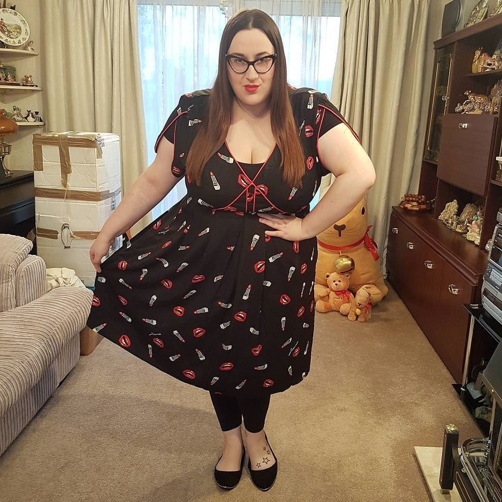 boo_brown's tweet photo. It felt like a bold lips day
#plussizeblogger #plussizefashion #psblogger #psfashion #fatshion #effyourbeautystandards #plussize #loveyourbodies #loveyourcurves #bodypositive #plussizestyle #ThisIsPlus #plus_isamust #psootd #ootd #fullfigured #tcfstyle … https://t.co/uPcrnWN5UC https://t.co/Ny7cfO68ZB