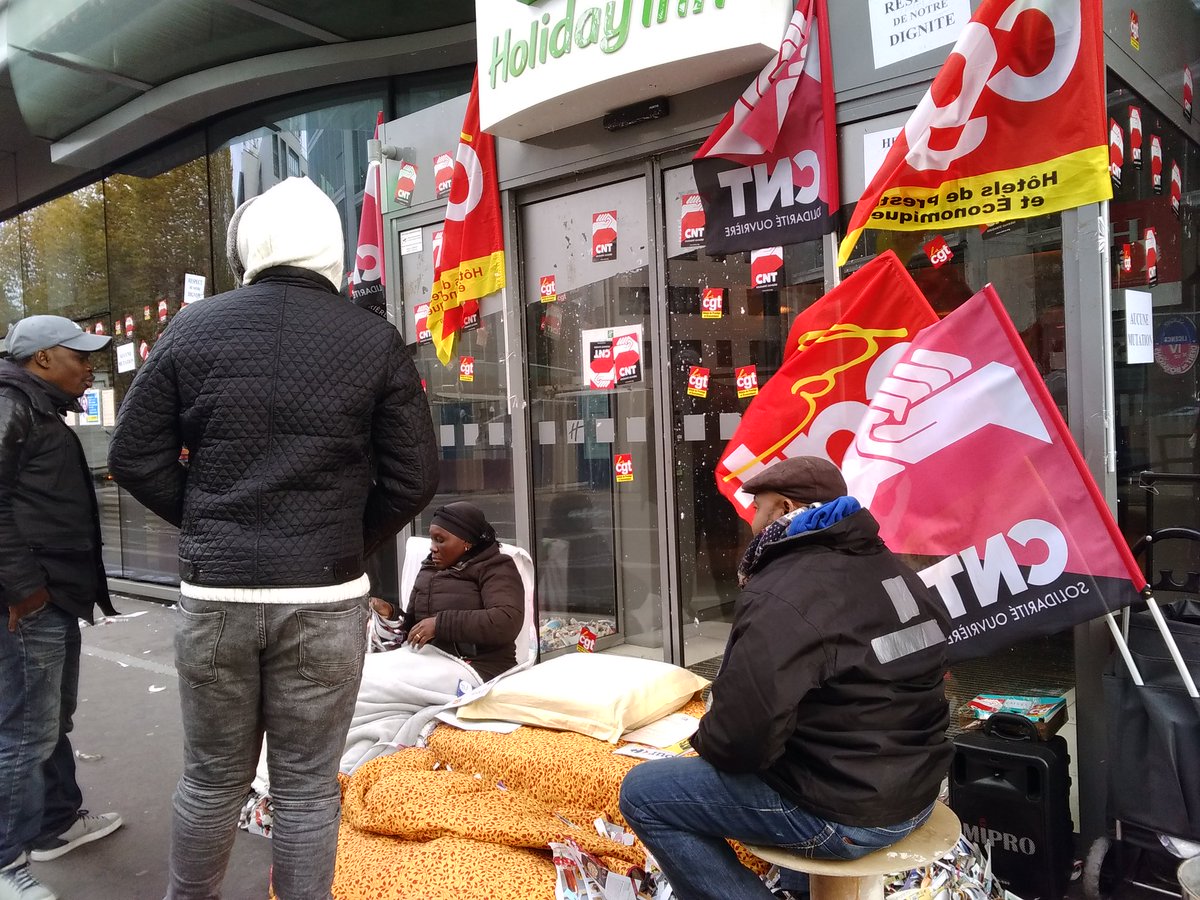 COSnacional's tweet photo. Les cambreres de l'Hotel Holiday Inn de França en vaga des de fa 44 dies, criden a una acció europea contra les externalitzacions començant aquest divendres 1 de desembre a Barcelona. https://t.co/ZahmrOBRND
#SOSkellys @LasKellysBCN #Grèvé https://t.co/D66iCxCvpT