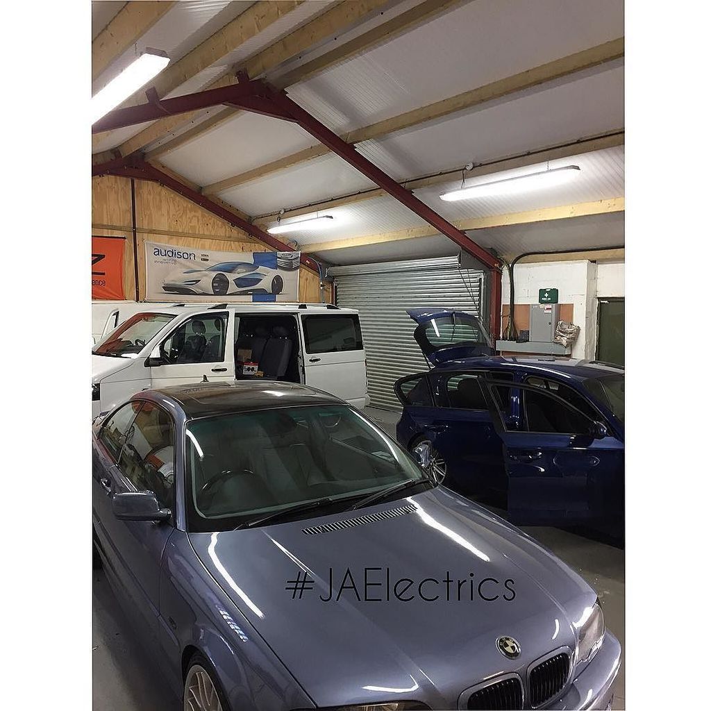 JAElectrics's tweet photo. What a busy day today with bmw in for audio and Vw T5 in for a list of goodies #custombuild #essex #chelmsford #t5 #audiophile #caraudio #JAElectrics https://t.co/fPSBnFCfXi https://t.co/vLiLObKeTI