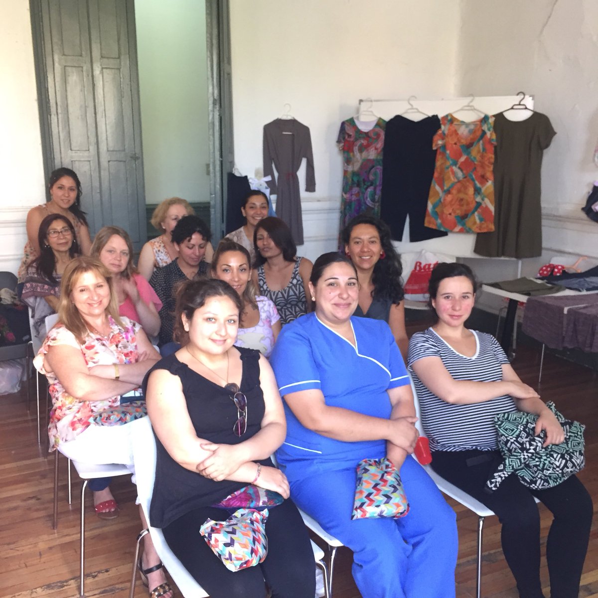 stgomujer's tweet photo. En el cierre de “Diseño textil básico”. De la Escuela de Emprendedoras. Felicitaciones a todas las participantes aprobadas. https://t.co/IomVA754mX