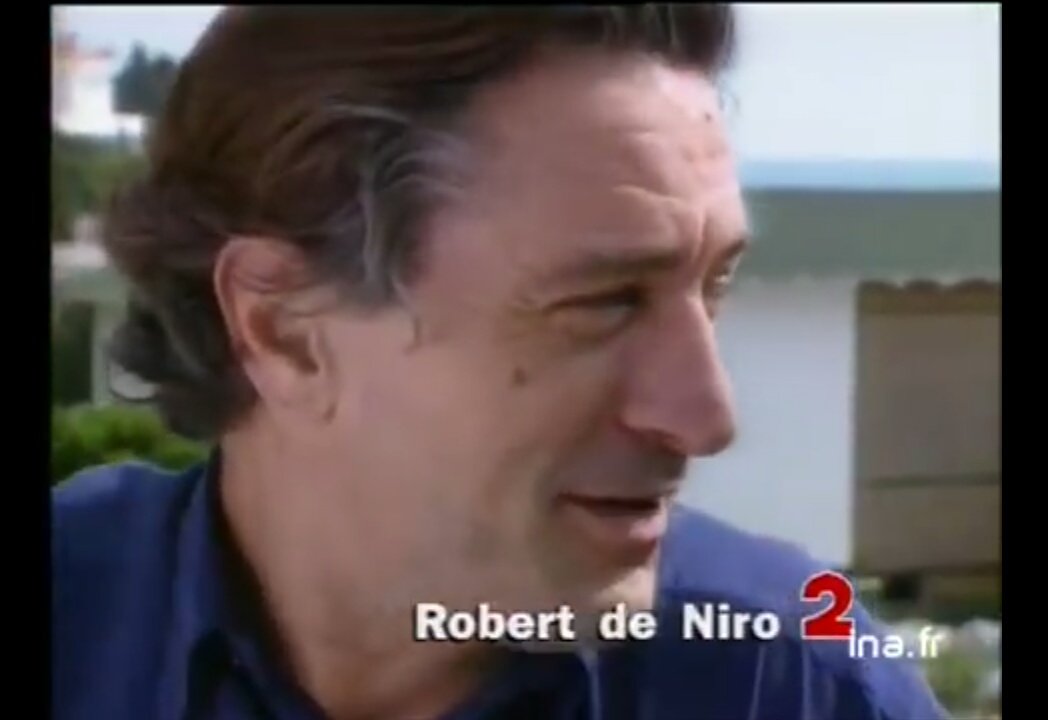 bobbymilk96's tweet photo. This is a french interview for "Mad dog and Glory". 
I can't BREATHE!!! 😓💀

#RobertDeNiro #completelydead https://t.co/2SO02bGaIl