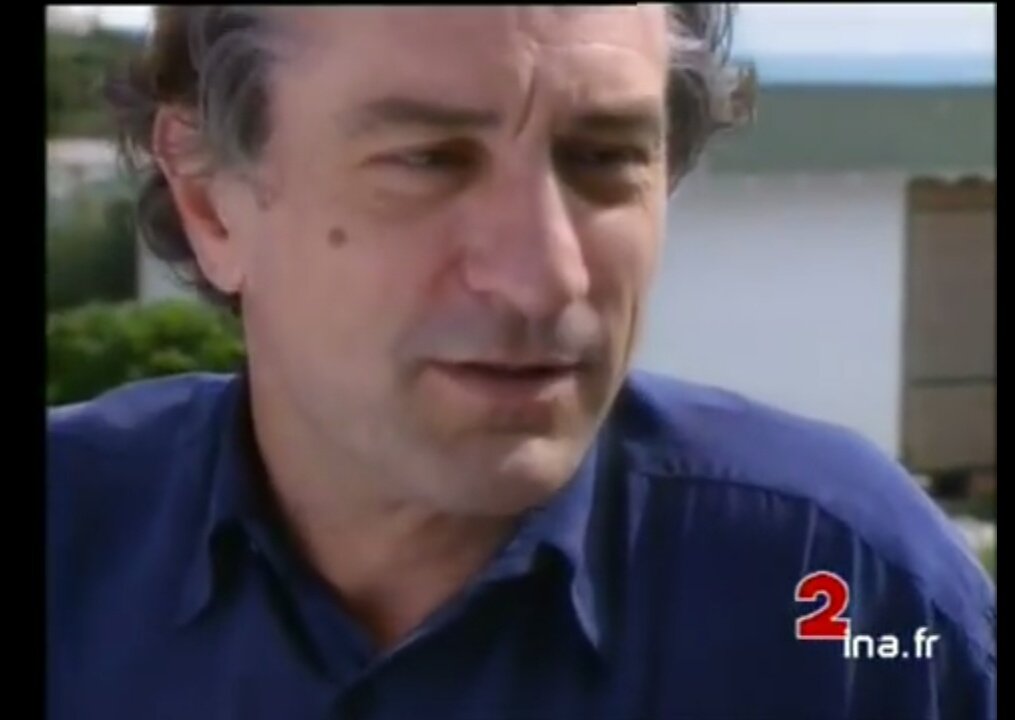 bobbymilk96's tweet photo. This is a french interview for "Mad dog and Glory". 
I can't BREATHE!!! 😓💀

#RobertDeNiro #completelydead https://t.co/2SO02bGaIl