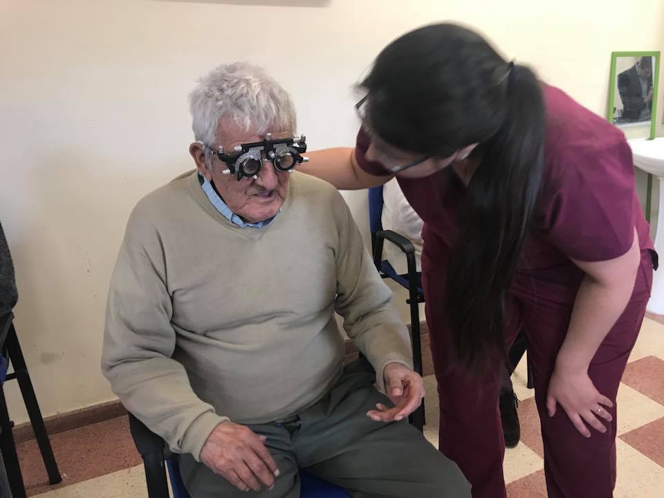 LinaresEnLinea's tweet photo. Municipio de Linares organiza operativo oftalmólogico para adultos mayores de Fundación Las Rosas
https://t.co/OGzgCgn2Us https://t.co/t5RTwcyfMJ