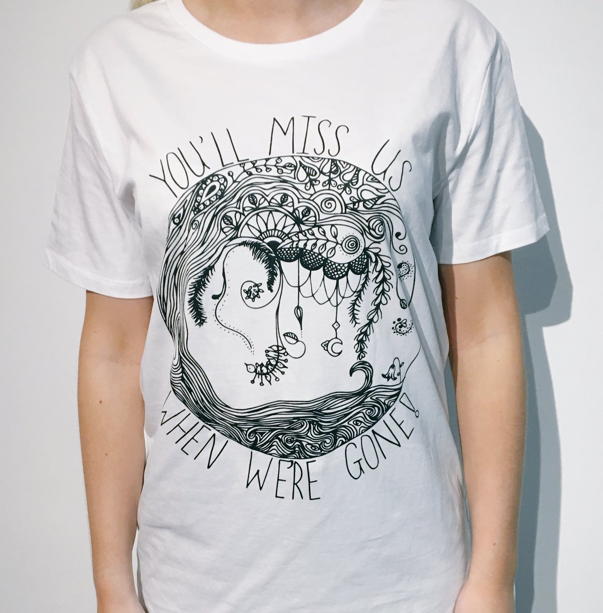 guiltfreetees's tweet image. The tees are here and they are beaut! Such bangin quality, organic is the way! Find us on Etsy and Depop @guiltfreetees 🌳🍁🌿 pls retweet!