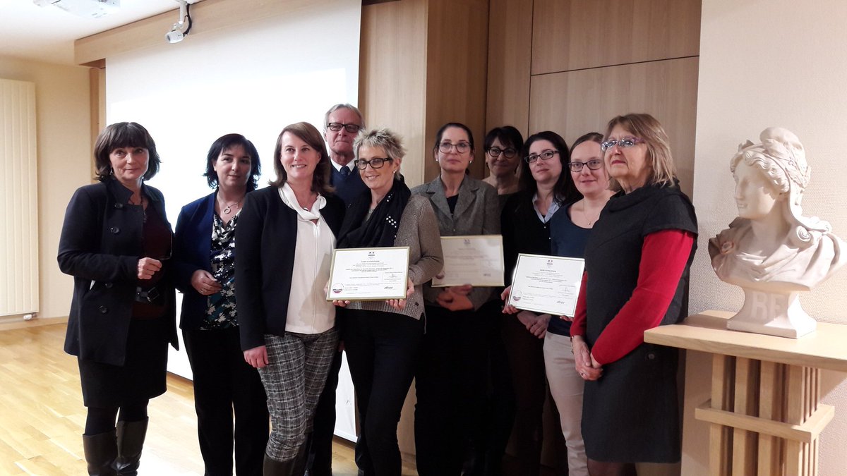 com_Ottmarsheim's tweet photo. Les équipes accueil reçoivent le #labelmarianne. Felicitations https://t.co/BlK6AApMAg