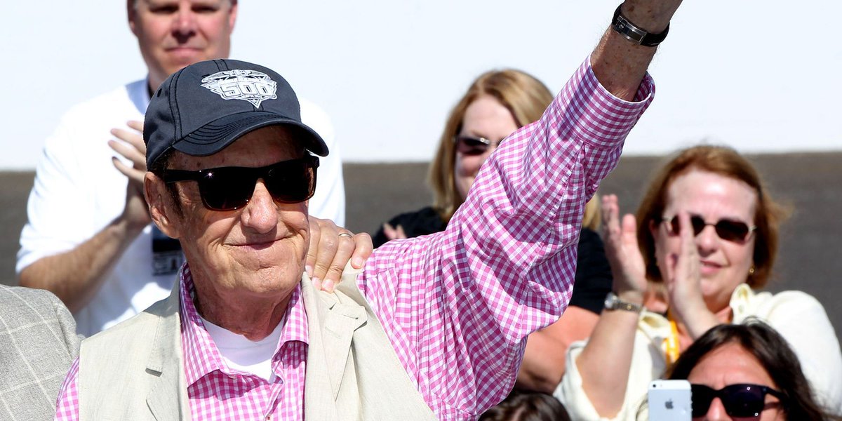 Team_Penske's tweet photo. Sending our condolences to the family of Jim Nabors from everyone at Team Penske. Jim first sang ‘Back Home Again in Indiana’ in 1972, the year Mark Donohue won the first of our 16 Indianapolis 500’s, and did so for 14 other victories until 2014. https://t.co/CIzAJ3Z690