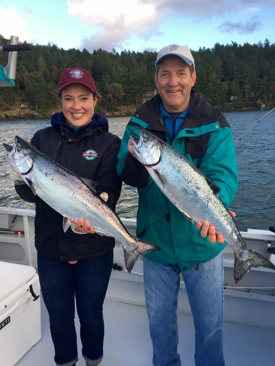NWDerbySeries's tweet photo. On Wednesday, a check from the Point Defiance Boathouse showed 15 boats with 18 anglers taking home 11 chinook. Word has it the Clay Banks, Flats and Owens Beach are money during early morning  low tide and the afternoon on flood tide at Point Dalco on V-Island. https://t.co/T6CcjL3JEd