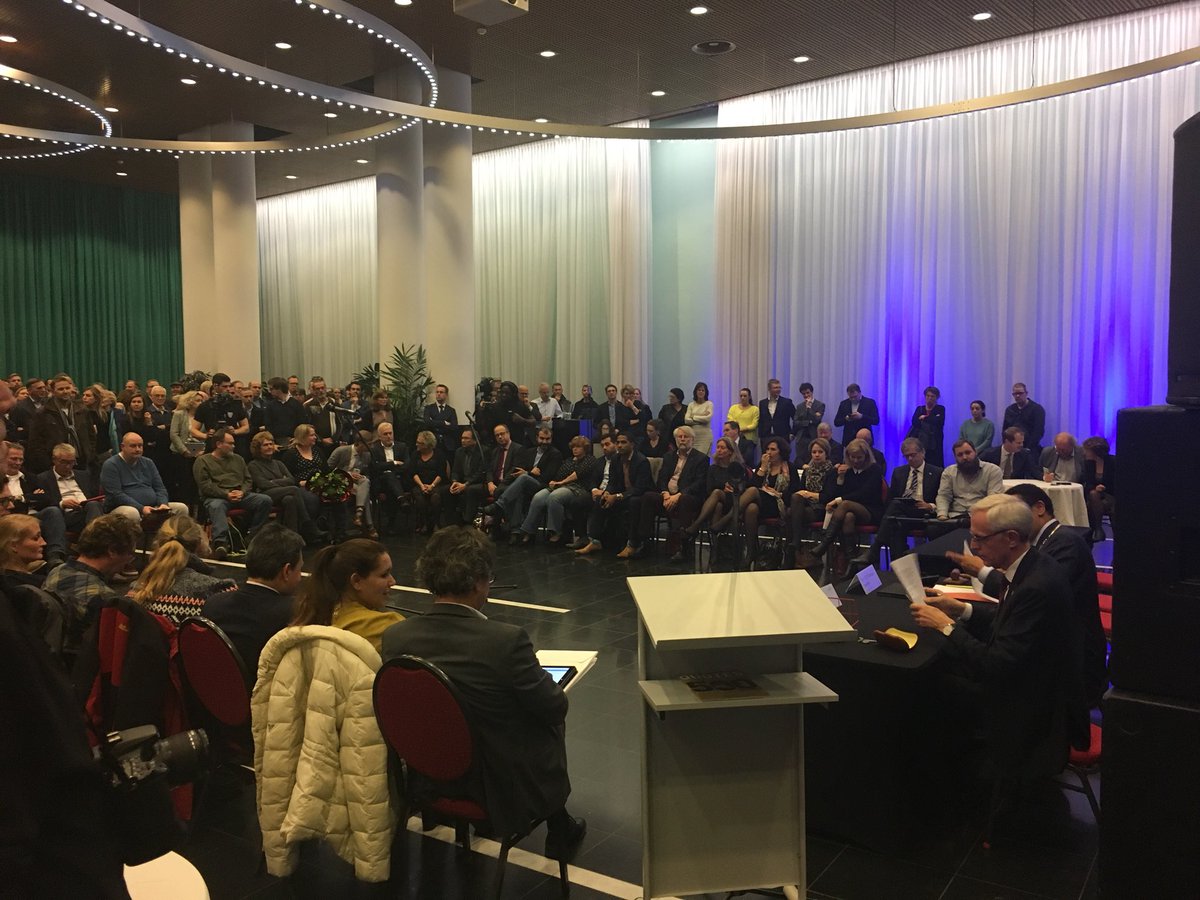 Bijzondere setting, de 500ste politieke markt in Almere. Gefeliciteerd!