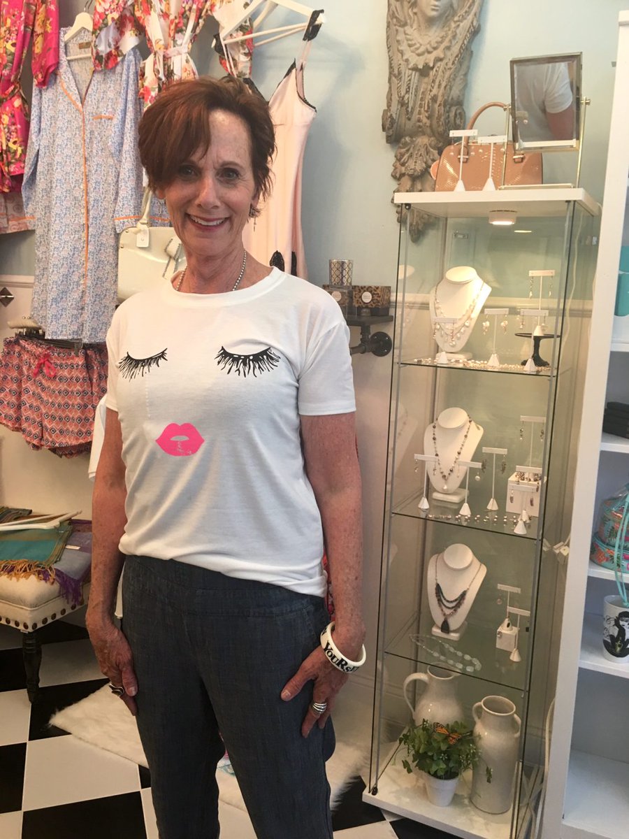 brendakinsel's tweet photo. Women Now: finding the giggle and the fashion in a paramedic experience. Yes really! https://t.co/PjiO0yjtsQ https://t.co/oYQ4d1HLwr