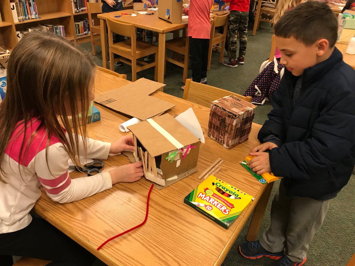 LibraryMakerLab's tweet photo. Ms. Lear's #hawksome 2nd grade architects designing houses after their walking tour of Mt. Lebanon! #leboproud #mattsmakerspace #librarymaker https://t.co/2a6lmFooW7