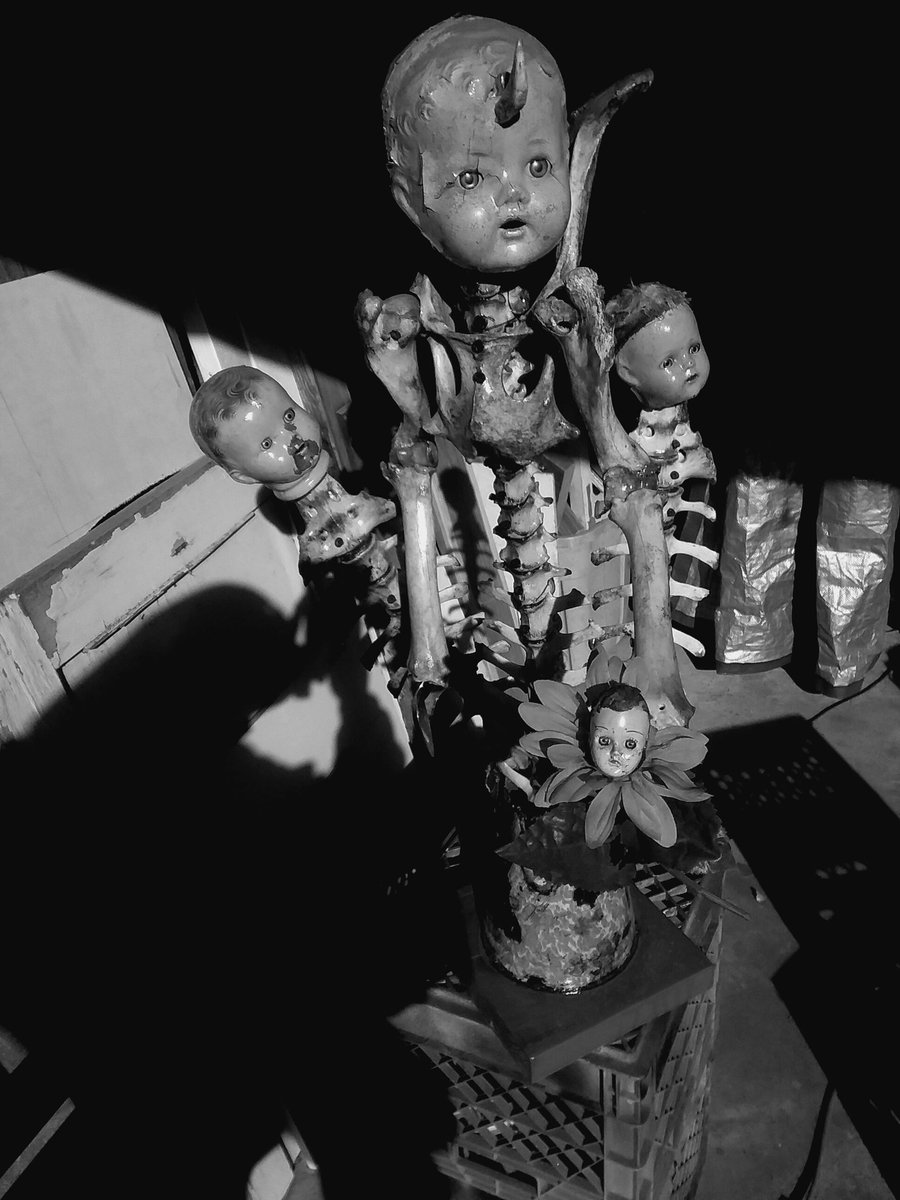 keith55082's tweet photo. I have come to #believe if it wasn't for my #art or just art in general I'd have been in the #looney bin years ago. #artist #Death #deer #Bones #sculptures #RT #baby #SouthDakota #badlands #BlackHills #Sturgis #UniqueGift #keithbooth #photography https://t.co/1O6pd3zZj0