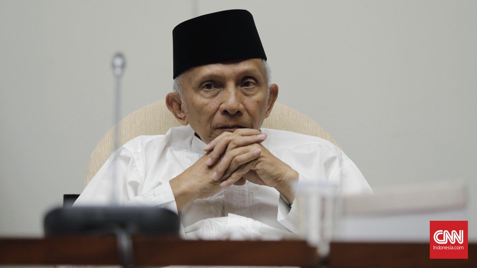 CNNIndonesia's tweet photo. Amien Rais: Mas Jokowi Jangan Asyik Memecah Belah Umat Islam https://t.co/svTqhjt3FR https://t.co/UKNv4IMGkk