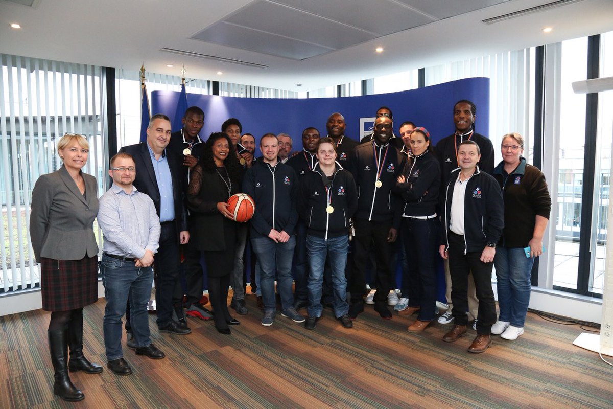 FlesselLaura's tweet photo. Très heureuse de féliciter et remercier notre belle équipe de France championne du monde de sport adapté de basket-ball ! https://t.co/YXnkm34tQg