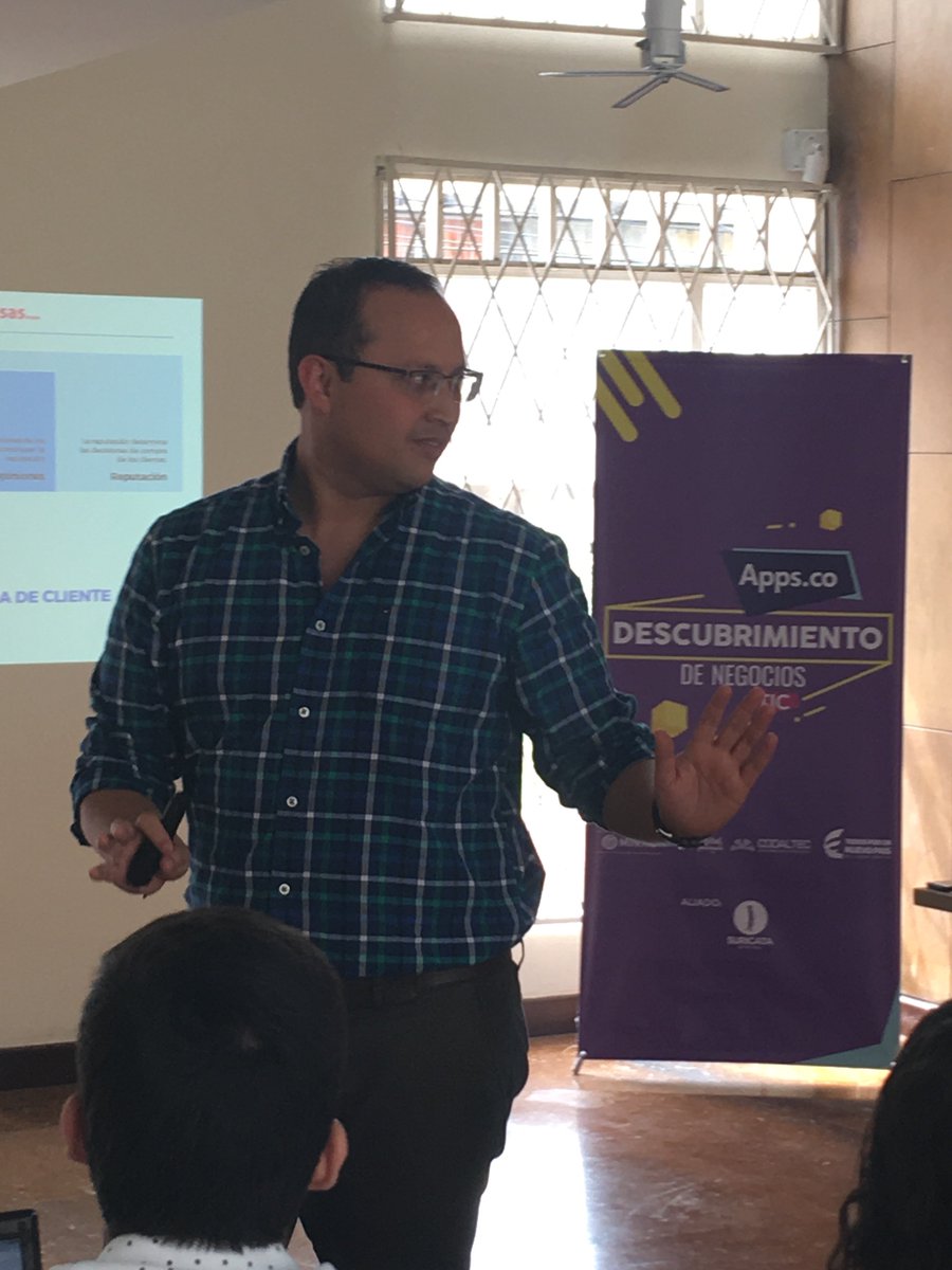 SuricataLab's tweet photo. Hoy el experto Juan Felipe Rodriguez en Taller #ExperienciaConsumidor con #emprendedores digitales Iteración XI Descubrimiento de Negocios TIC @AppsCo y #SuricataDigital https://t.co/yuHwzKyepX