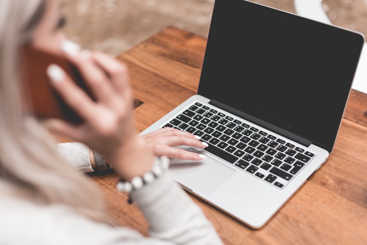 FixMeStick's tweet photo. #FixMeTip : Viruses won’t let you into your computer? #KeepCalm and start a scan by booting directly from the #FixMeStick. Learn how here: https://t.co/HGih5fZTN0 and get yourself a #FixMeStick here: https://t.co/Vv984cvcKr https://t.co/AzZKVTH7Un