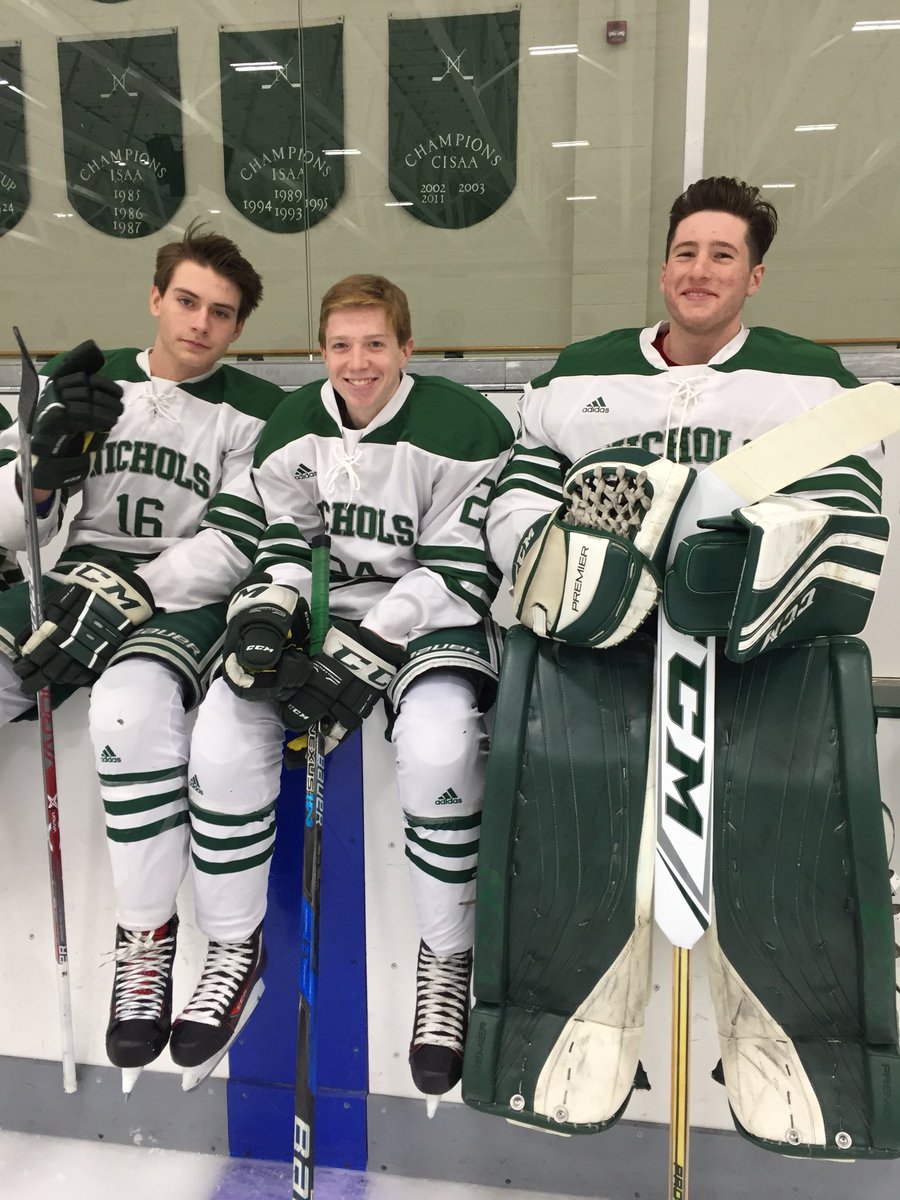 NicholsHockey's tweet photo. Nichols Hockey photo shoot. #P12 https://t.co/KPrepiQFWL