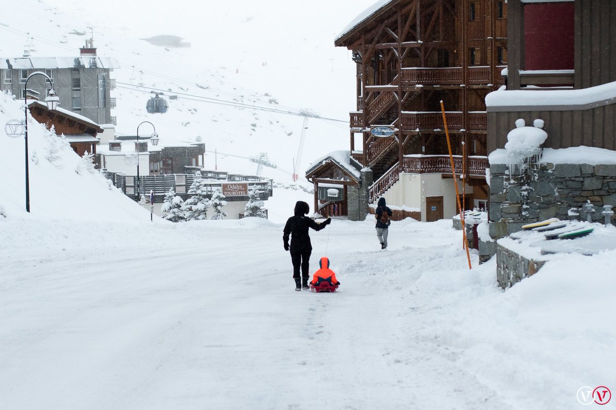Val_Tho's tweet photo. Dans les rues de Val Thorens aujourd'hui #Live https://t.co/08goNw8YIP
