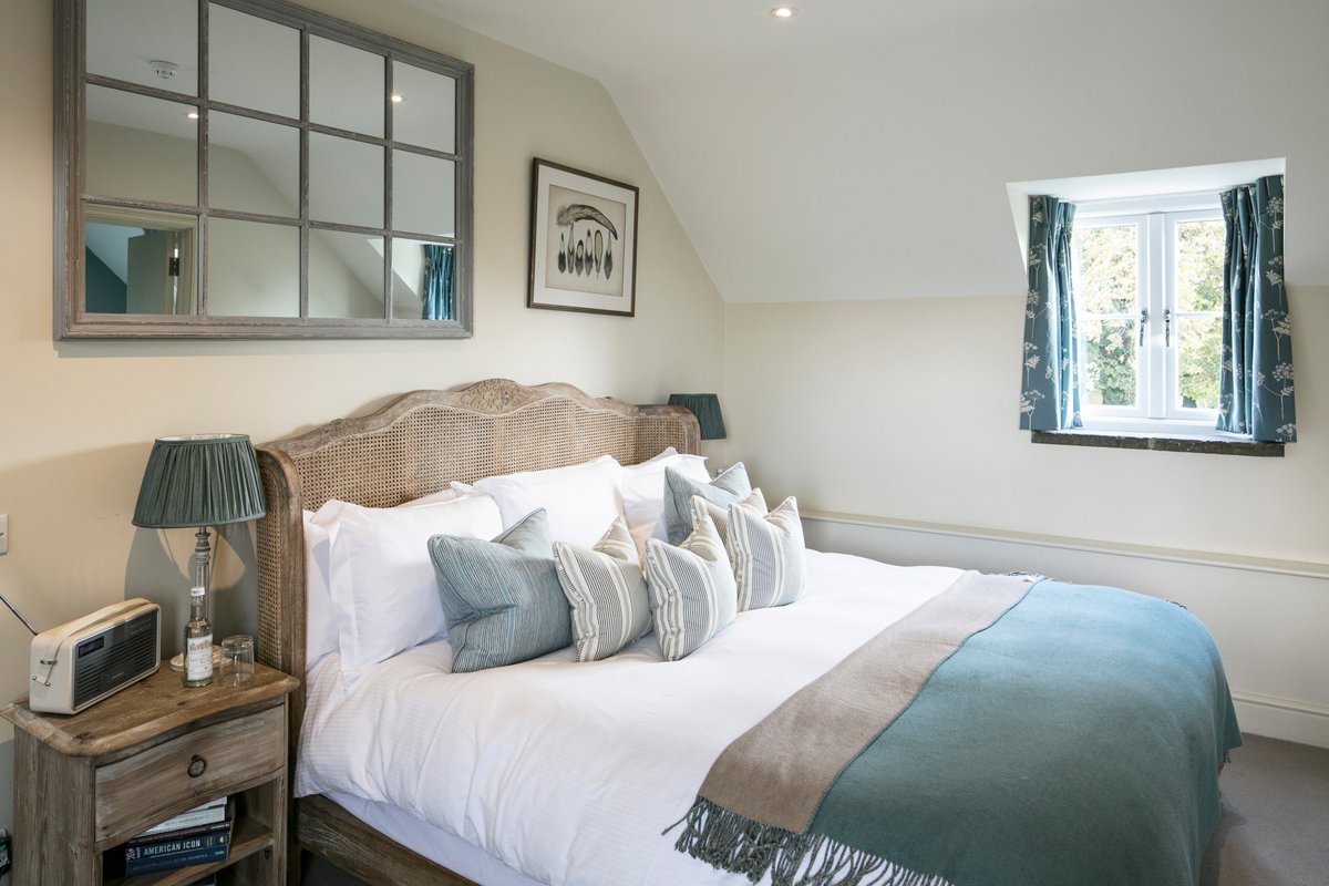 Fancy a mid-week break? We have late availability next Tuesday and Wednesday. Call now to book your perfect getaway and quote 'DEC17' for a 10% discount!