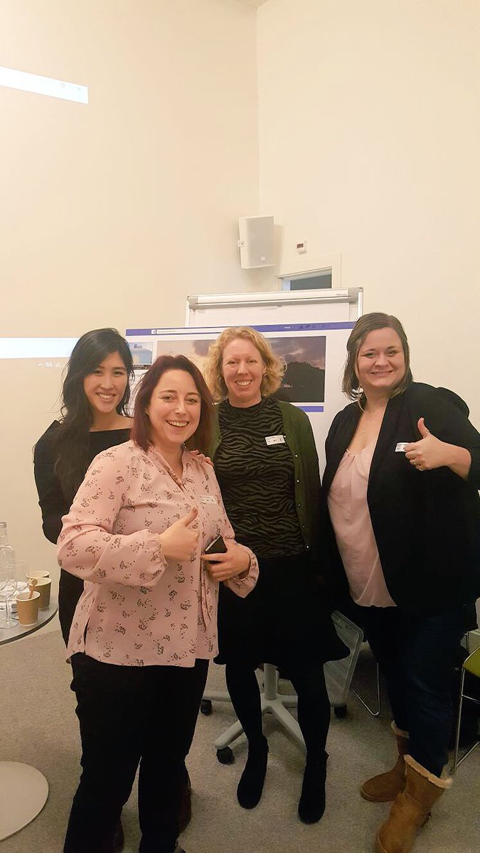 Overwelmend veel leuke reacties op onze workshop van 'de Nieuwskamer in Almere' bij #HDLO2017 Bedankt <a href="/KINGgemeenten/">KING gemeenten</a> voor de uitnodiging! Binnenkort (op verzoek) ook te volgen in Almere en in eigen gemeenten 😜 #fyidatzijnfaketweets! @IrmaSchouten <a href="/nadinewbrink/">Nadine Westenbrink</a> @dbenshachar