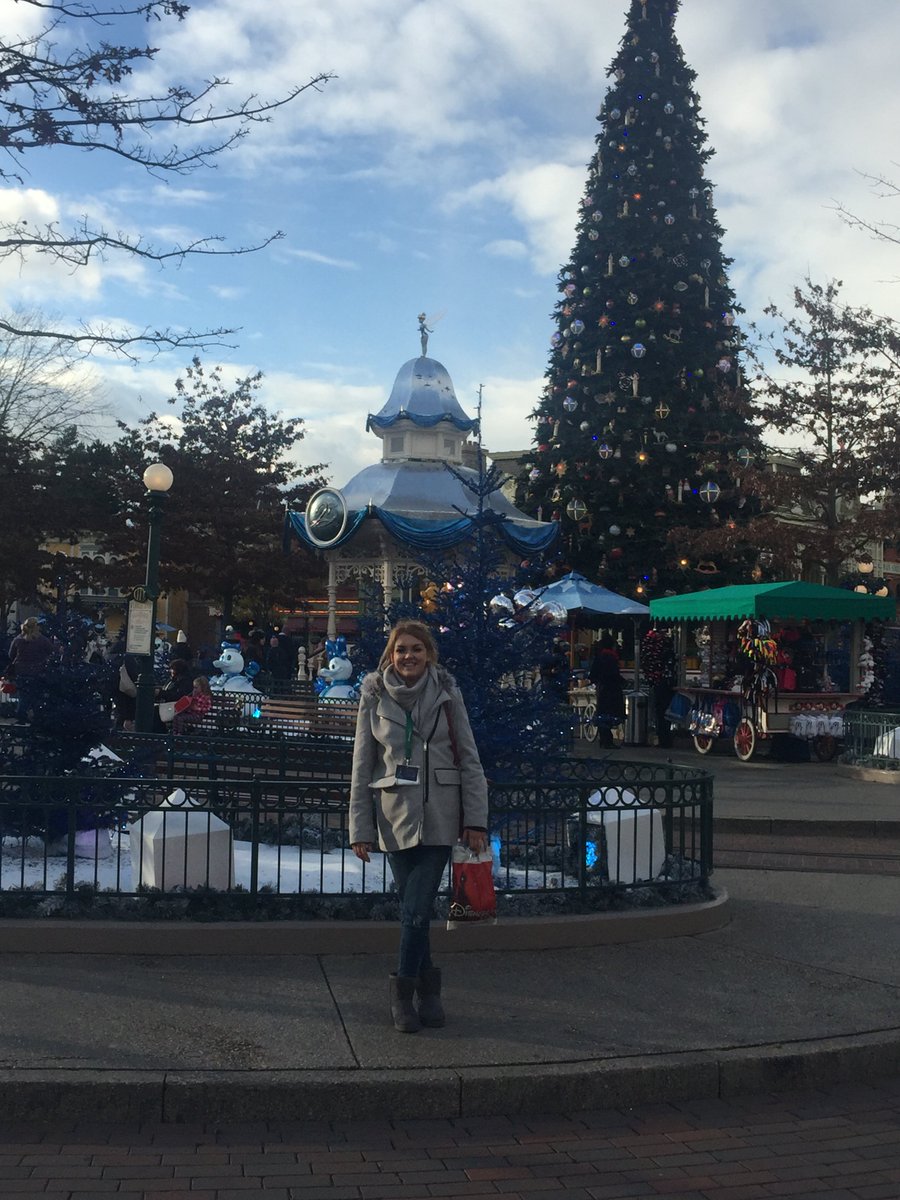 tullystravel's tweet photo. Aishling from our office recently visited #disneylandparis part of a fam trip thanks to #abbeytravel
Aishling describes it to be the most magical,fun,outstanding,memorable trip she has EVER been to!!❤️
#tullystravel #magical #dreamscancomethrough https://t.co/rTrFplfYcB