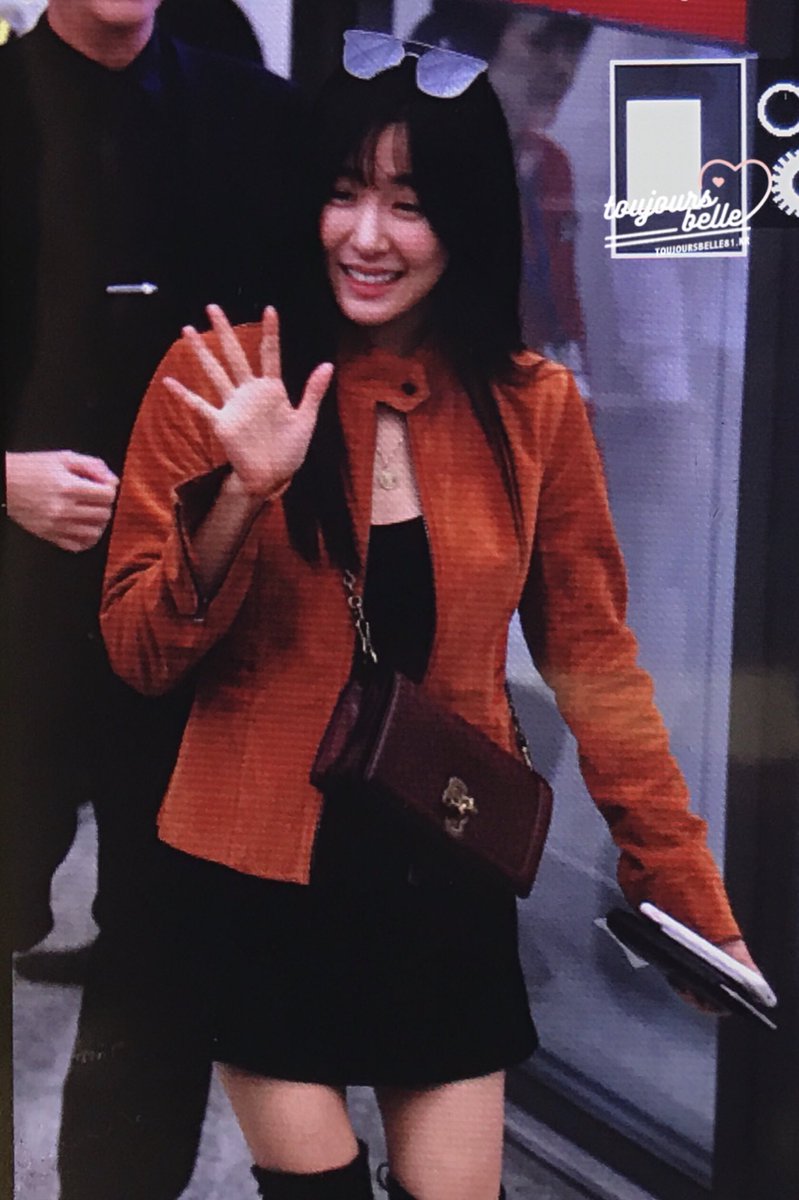 81toujoursbelle's tweet photo. 171130 HKG✈️#티파니 #TIFFANY https://t.co/P2GbQGSjwS