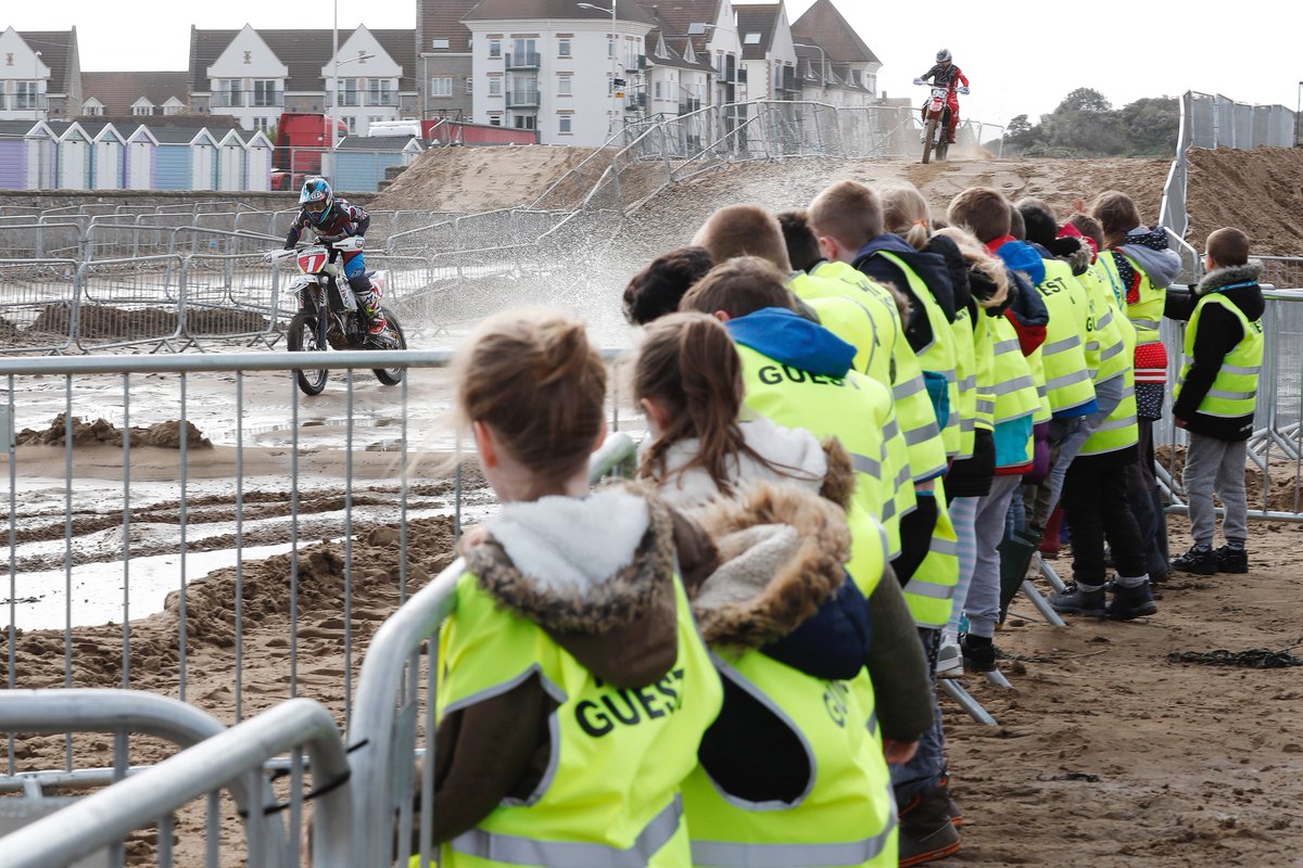 #ThrowbackThursday to when we had Gillingstool Primary School down for a day as part of the <a href="/RHL_Activities/">RHL Activities</a> schools programme #HGWBR #RHL #Schoolday #weston #beachrace #hydrogarden