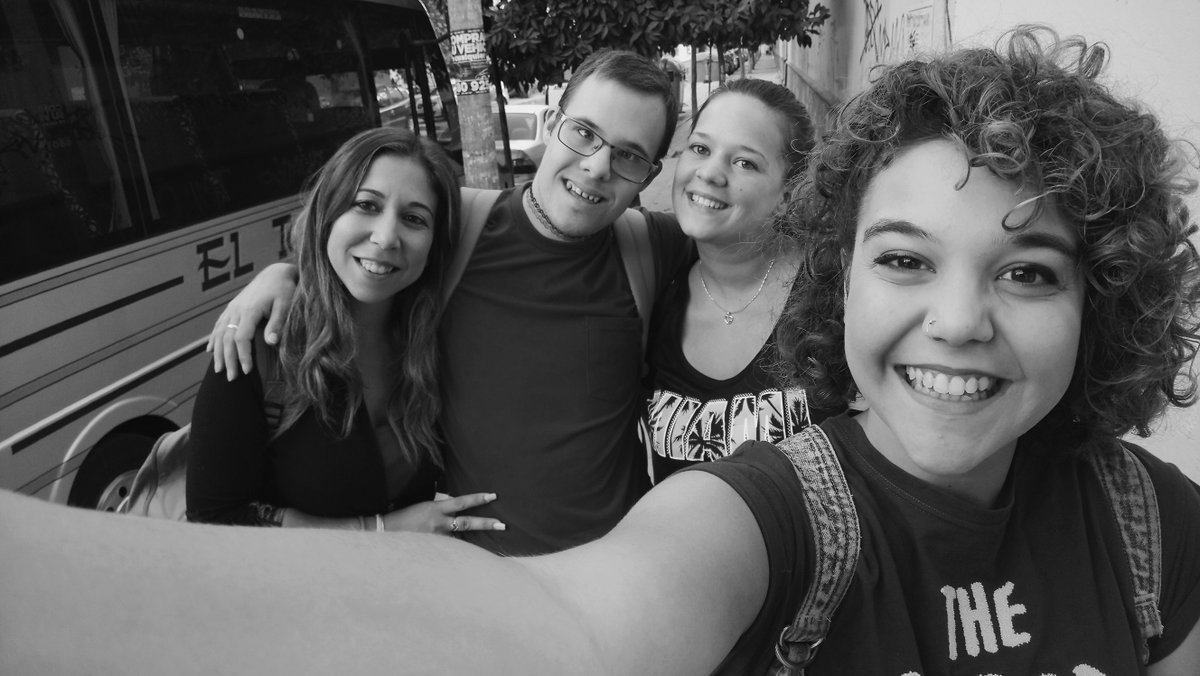 MartaNiza's tweet photo. Hoy queremos presentarte a Fran, un fan incondicional tuyo, nosotras (Patri, Rocío y Marta) somos sus monitoras y nos gustaría que nos ayudases a felicitarle en su cumpleaños. ¿Nos ayudarías? @manuelcarrasco_
RT
#manuelcarrasco #felicitaafran #comparte#ManuelCarrascoFelicita #rt https://t.co/iYLWEH4htW